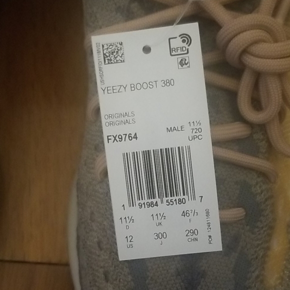 ๐๏ธ Yeezy Boost 380 - Picture 7 of 8